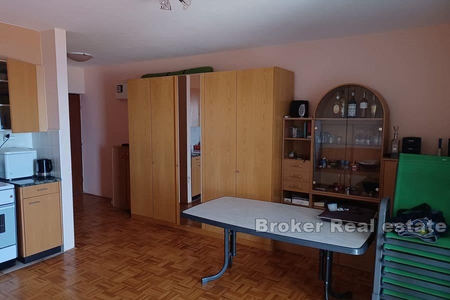 Apartment with open sea view