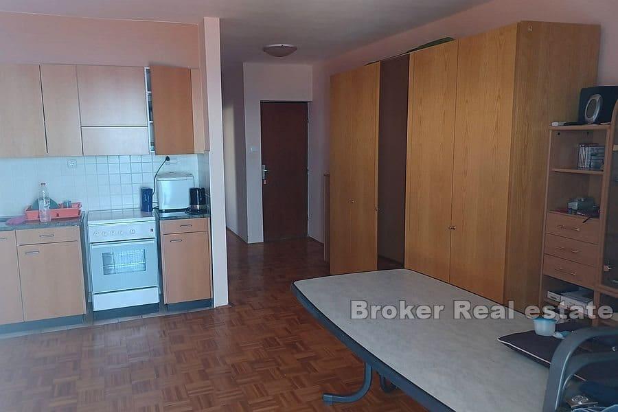 Apartment with open sea view