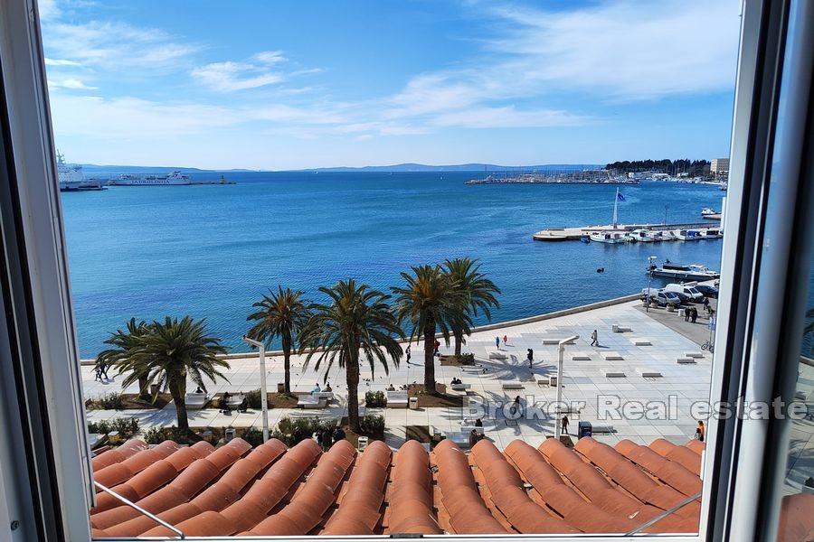 Apartment on the Riva