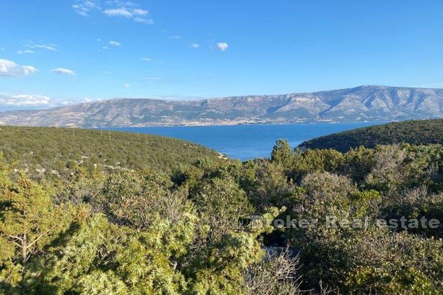 Сельскохозяйственная земля у моря