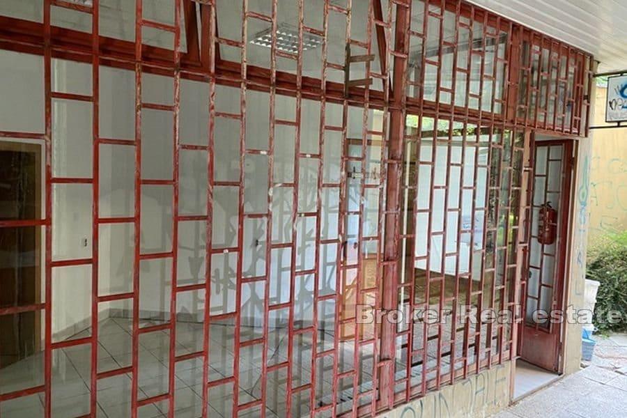 Obchodní prostory v přízemí