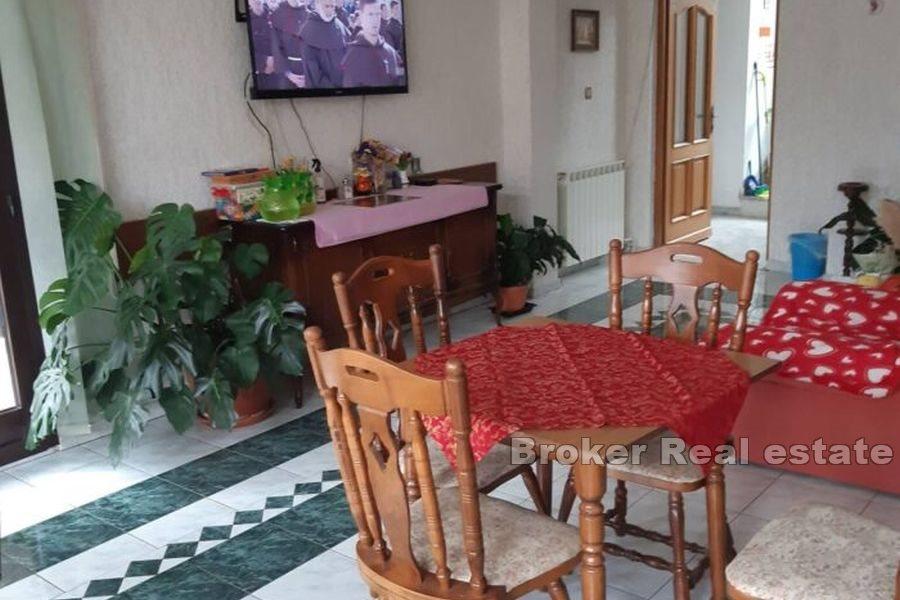 Lovran, kuća s prostranom okućnicom