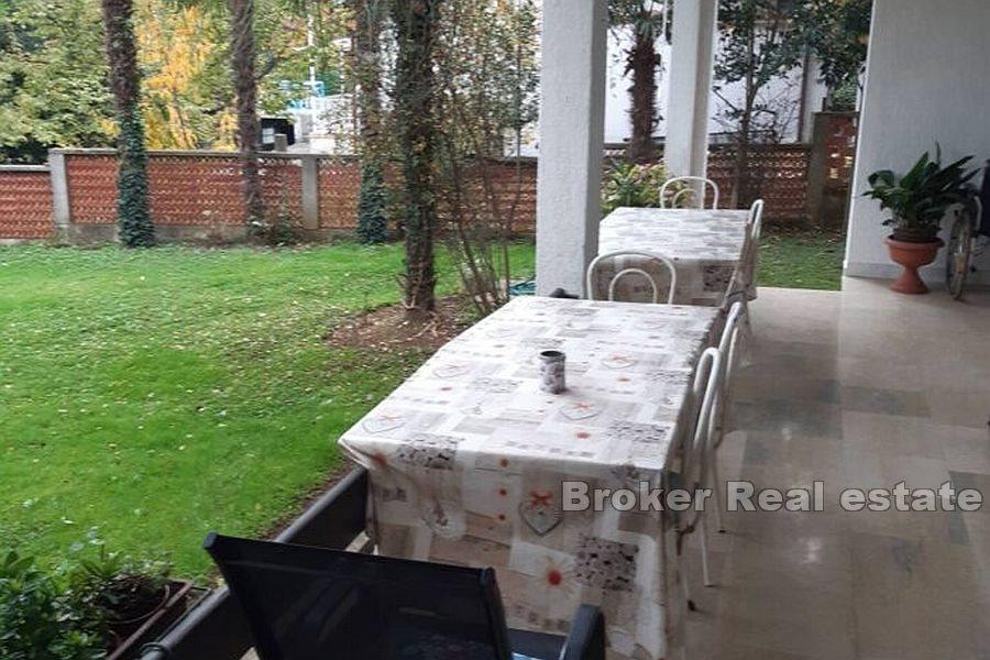 Lovran, Haus mit großem Garten