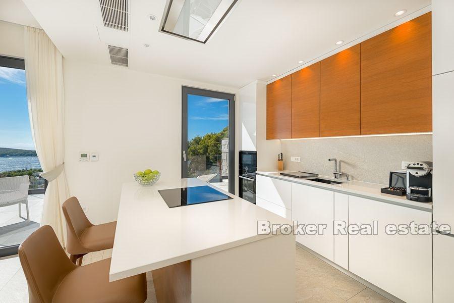 Роскошная вилла с открытым видом на море