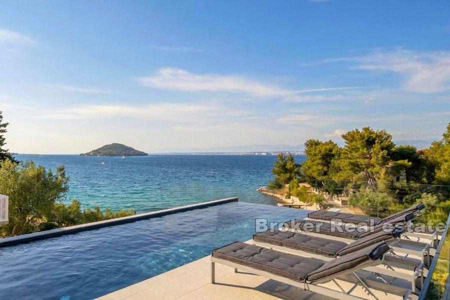 Villa de luxe près de la mer