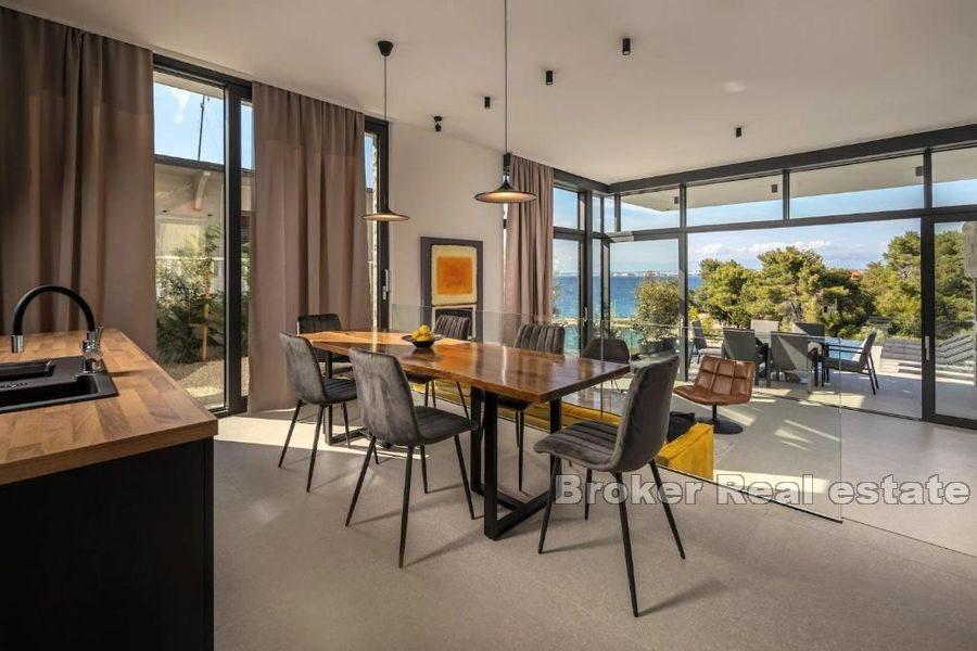 Роскошная вилла у моря