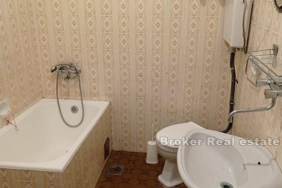 Hus för renovering nära havet