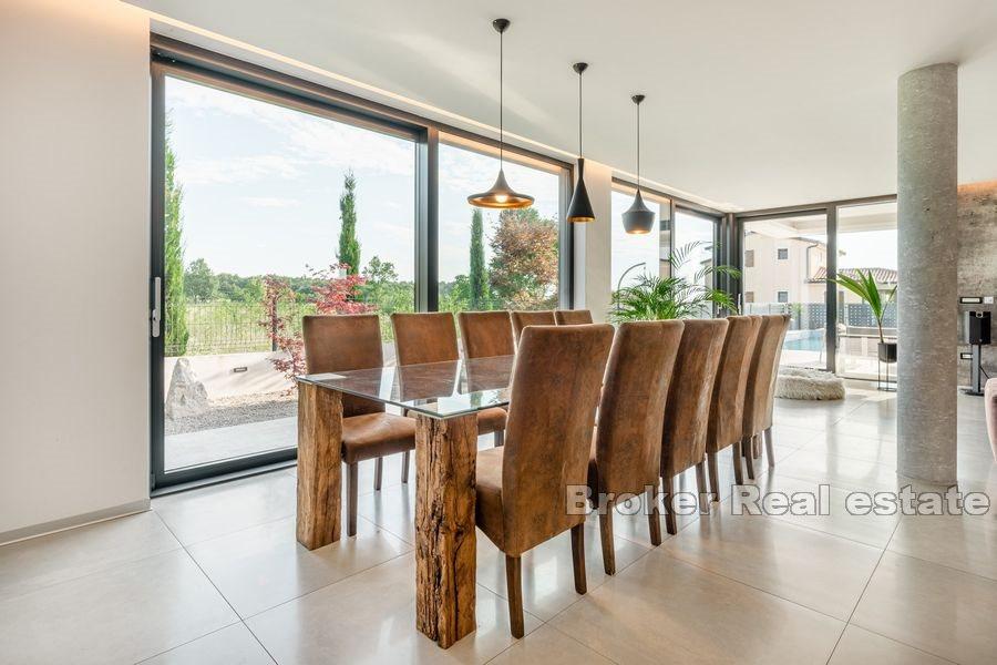 Вилла с бассейном