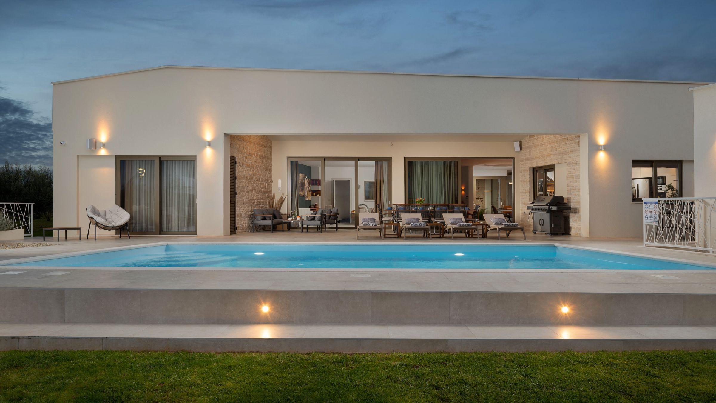 01-5274-30-Zadar-villa-with-pool-for-sale