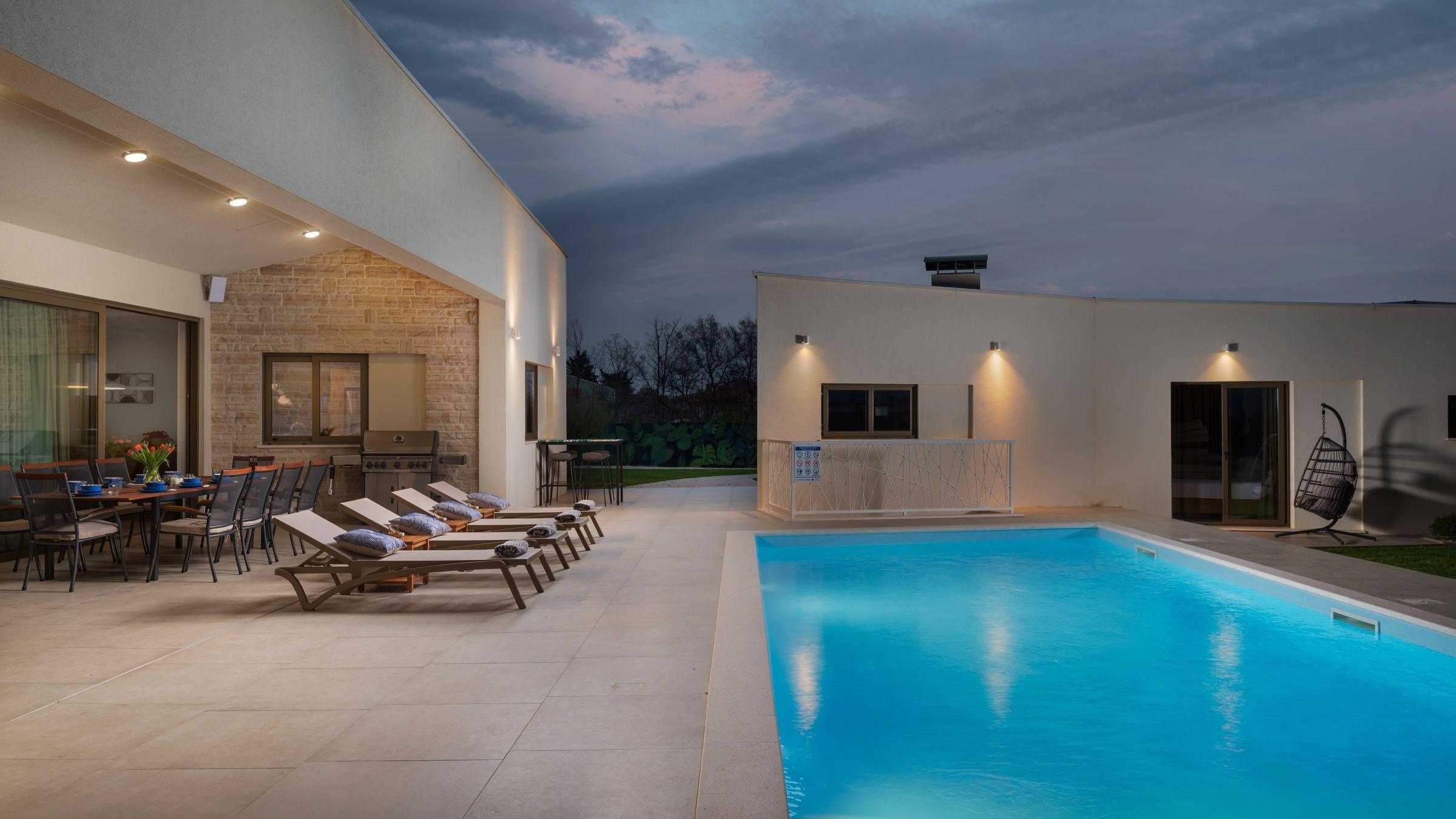 Maison moderne avec piscine