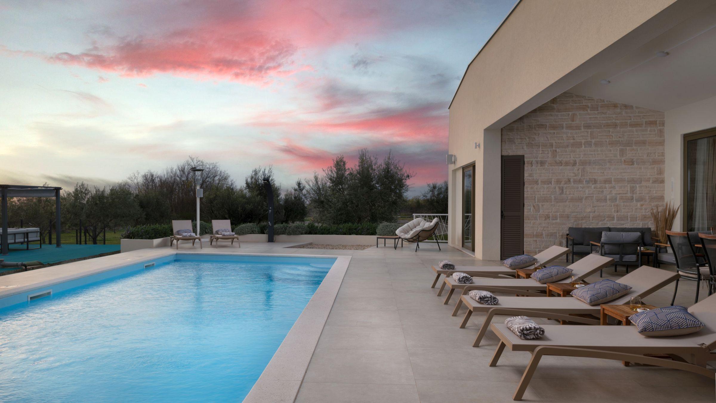 Maison moderne avec piscine