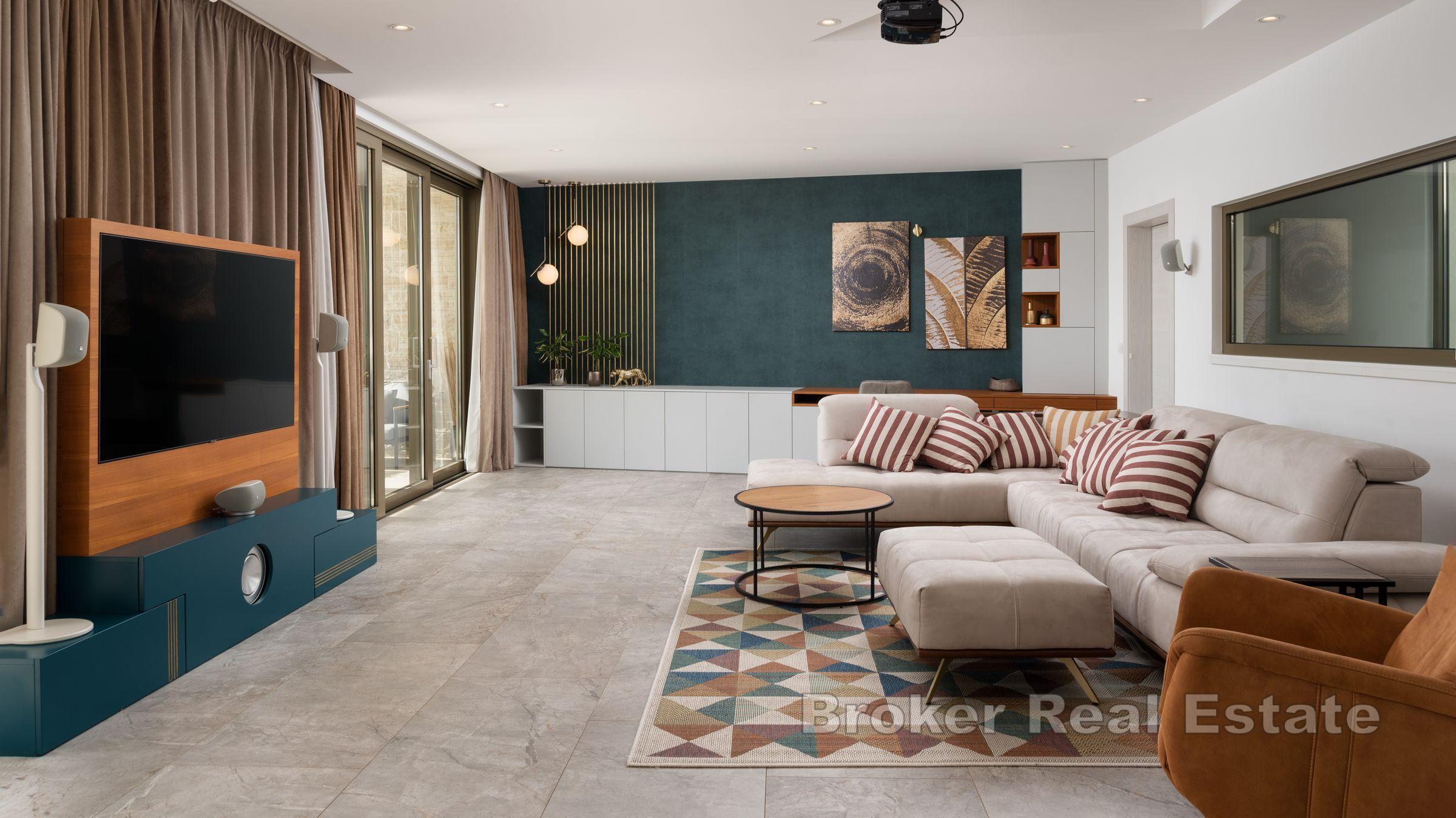 Modernt hus med pool