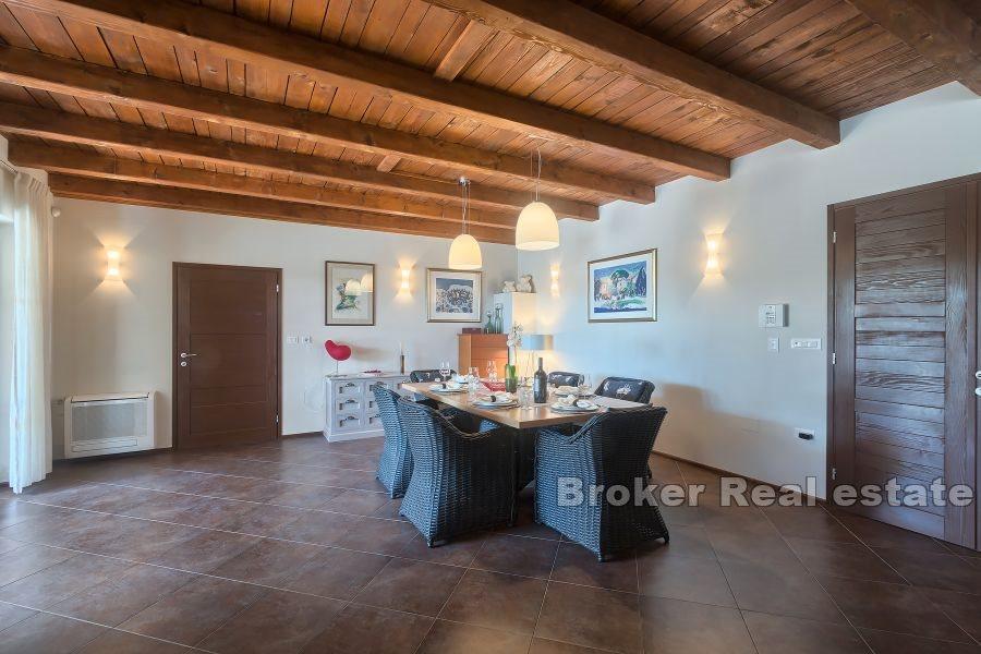 Villa moderne avec piscine