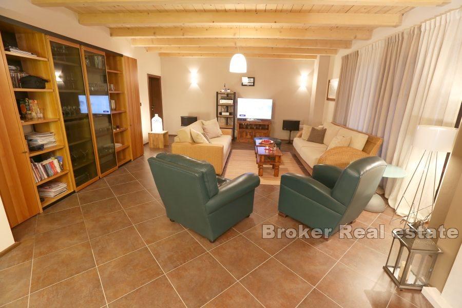 Villa moderne avec piscine