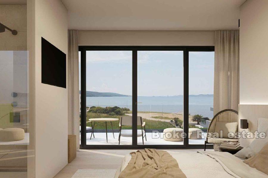 Lyxig villa med pool och havsutsikt
