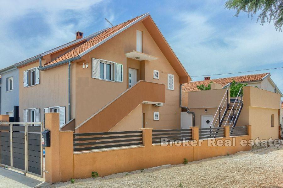 Immeuble avec piscine