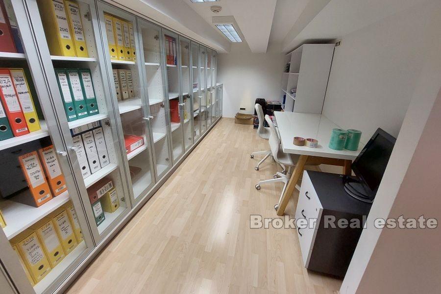 Manuš - Espace de bureau dans un excellent emplacement