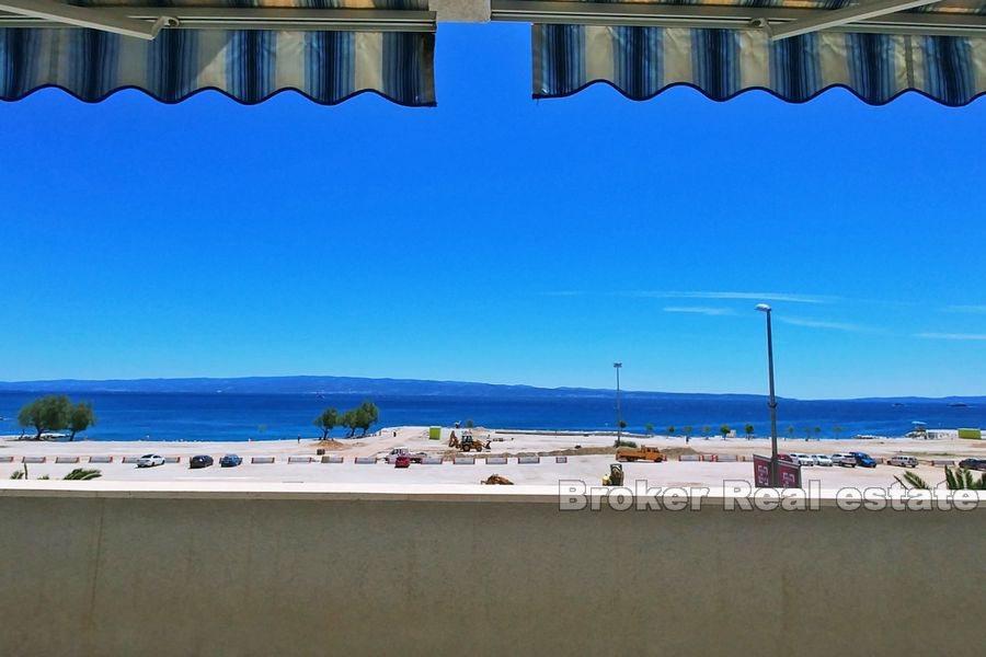 Žnjan, appartement de deux chambres, première rangée de la mer