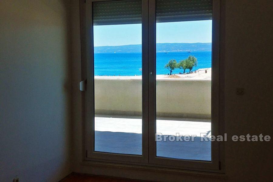Žnjan, appartement de deux chambres, première rangée de la mer