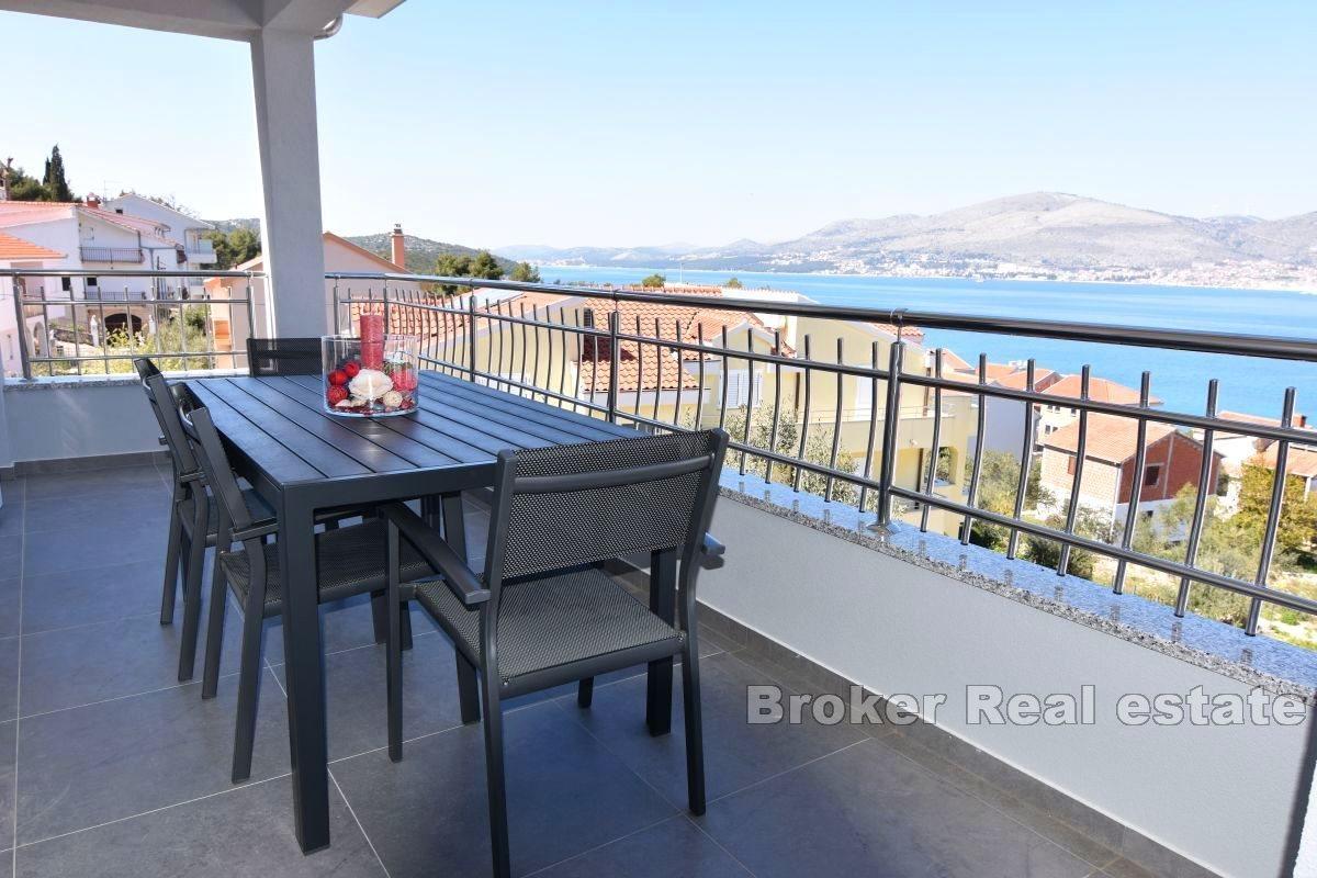 01-5299-30-Ciovo-Beautiful-House-With-A-Sea-View