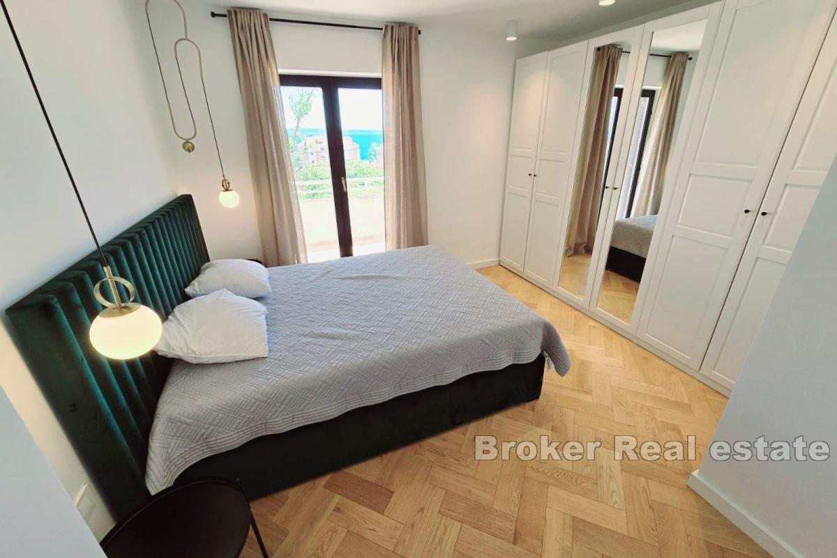 Moderní třípokojový apartmán s výhledem na moře