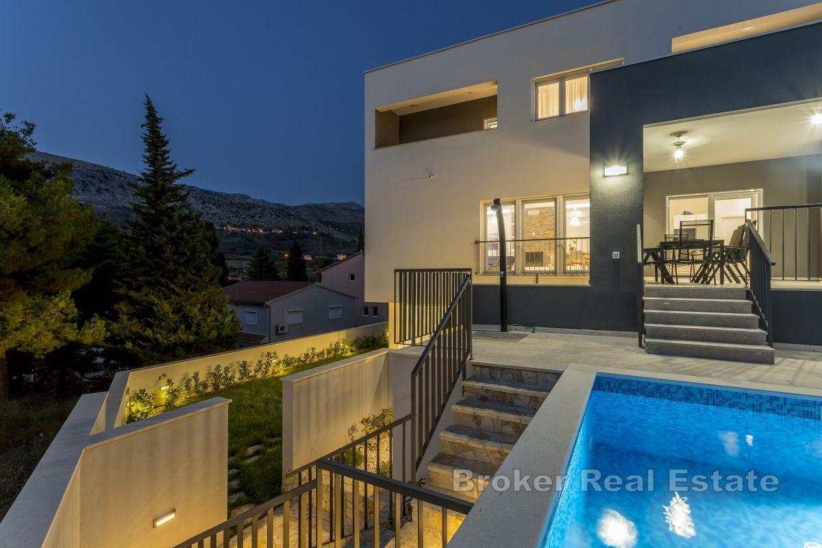 Luxusní vila s bazénem