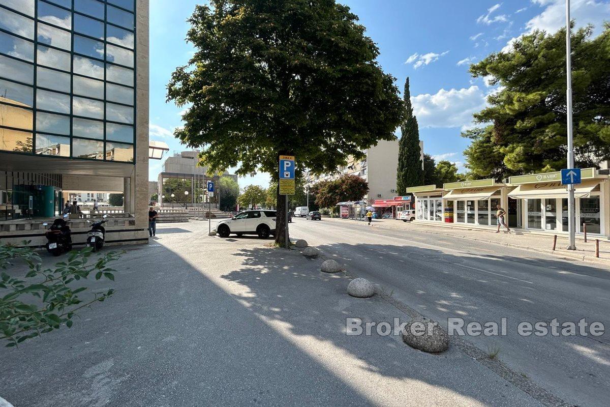 001-5313-30-split-commercial-space-for-rent