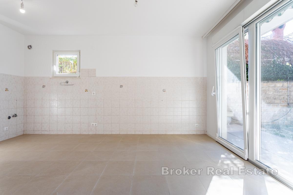 Mehrfamilienhaus in der Nähe des Meeres