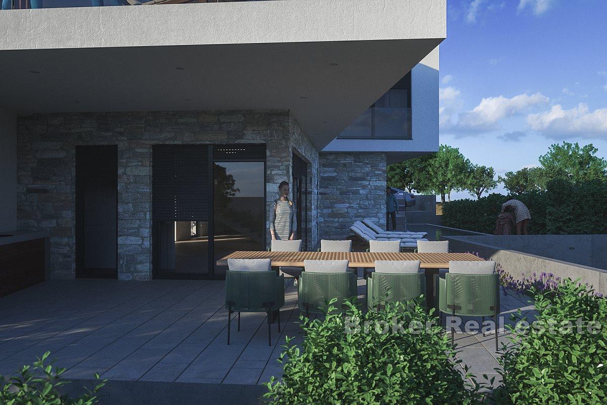 Newly built villa with pool and sea view