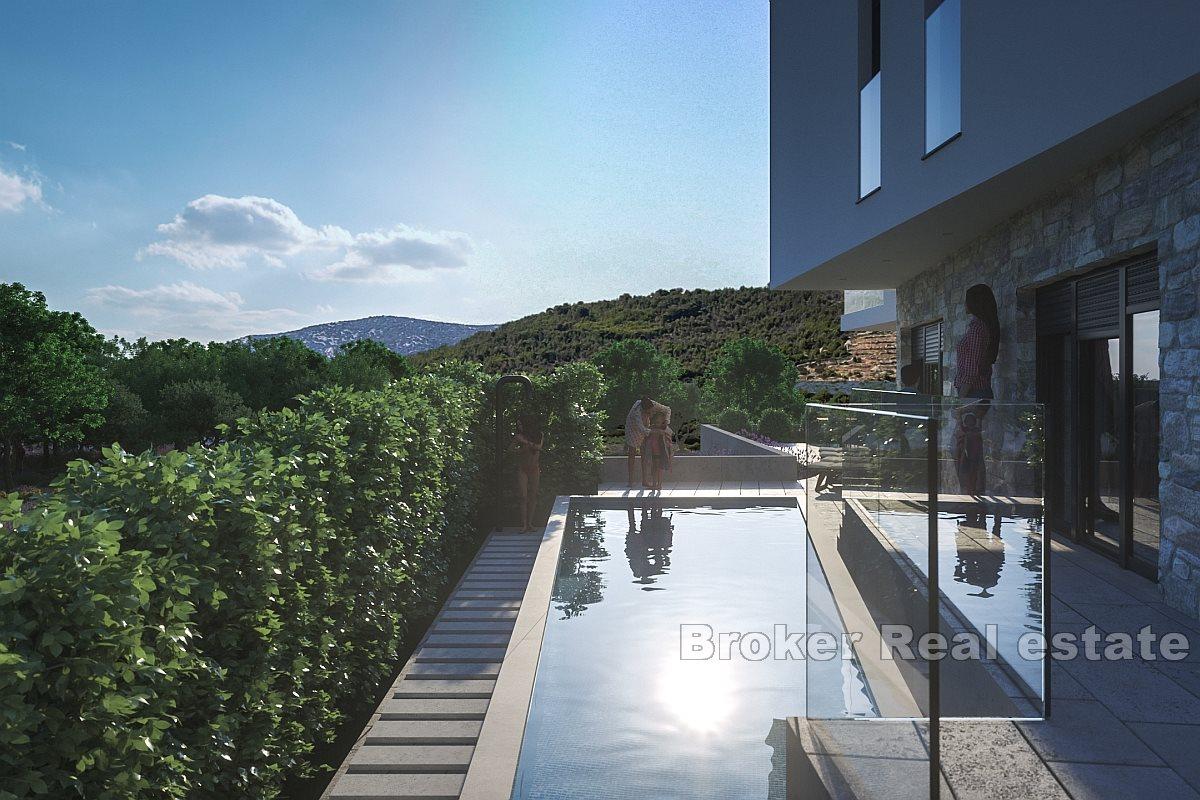 Neu gebaute Villa mit Pool und Meerblick