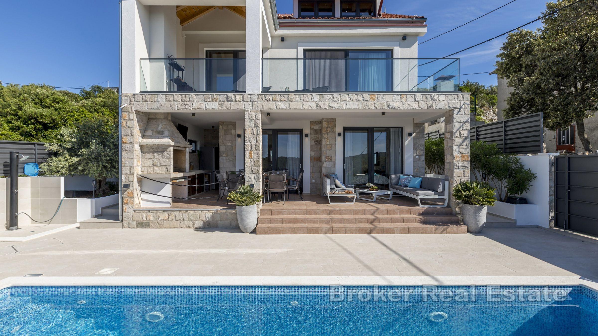 Villa moderne avec vue mer