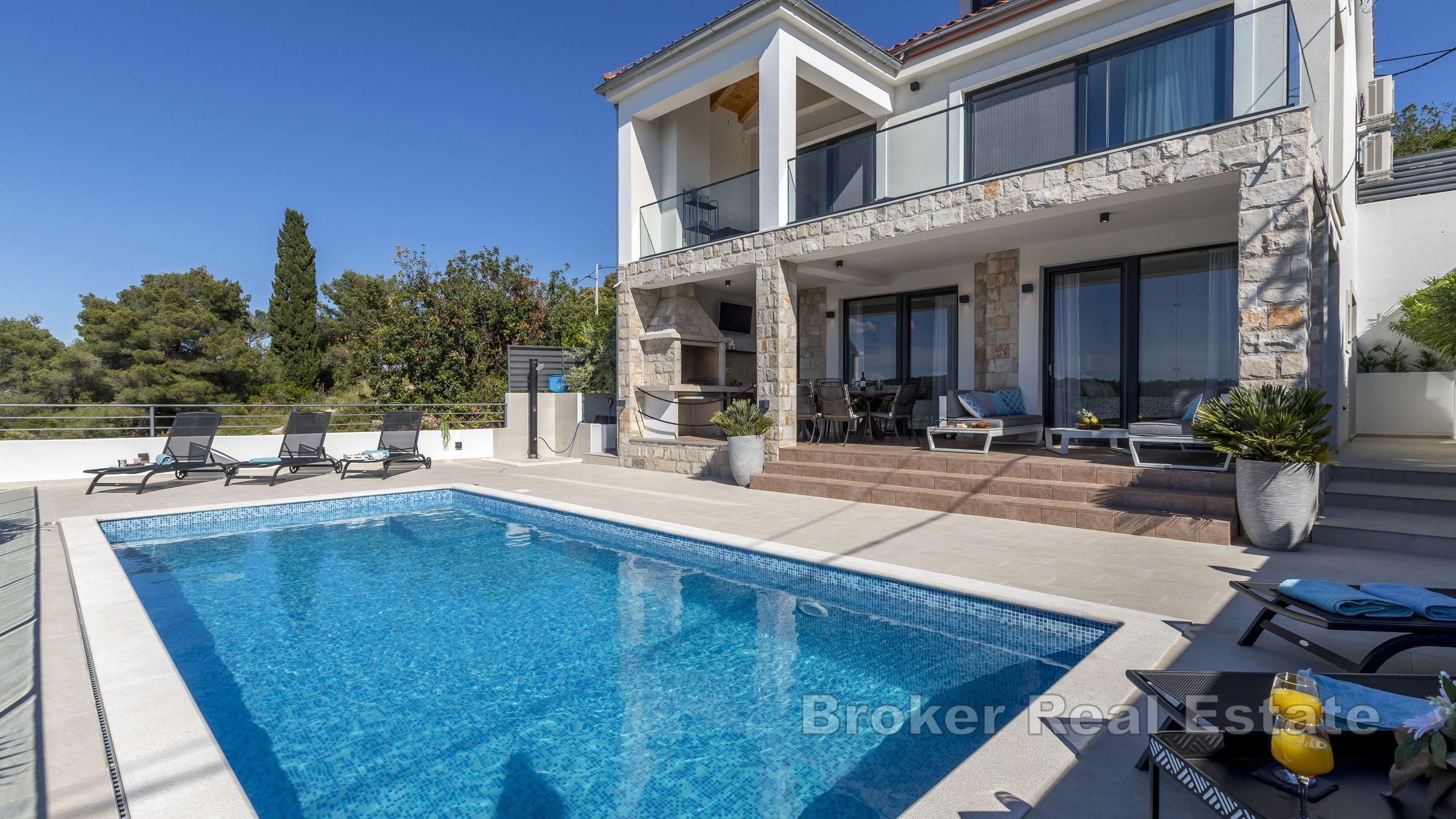 Villa moderne avec vue mer