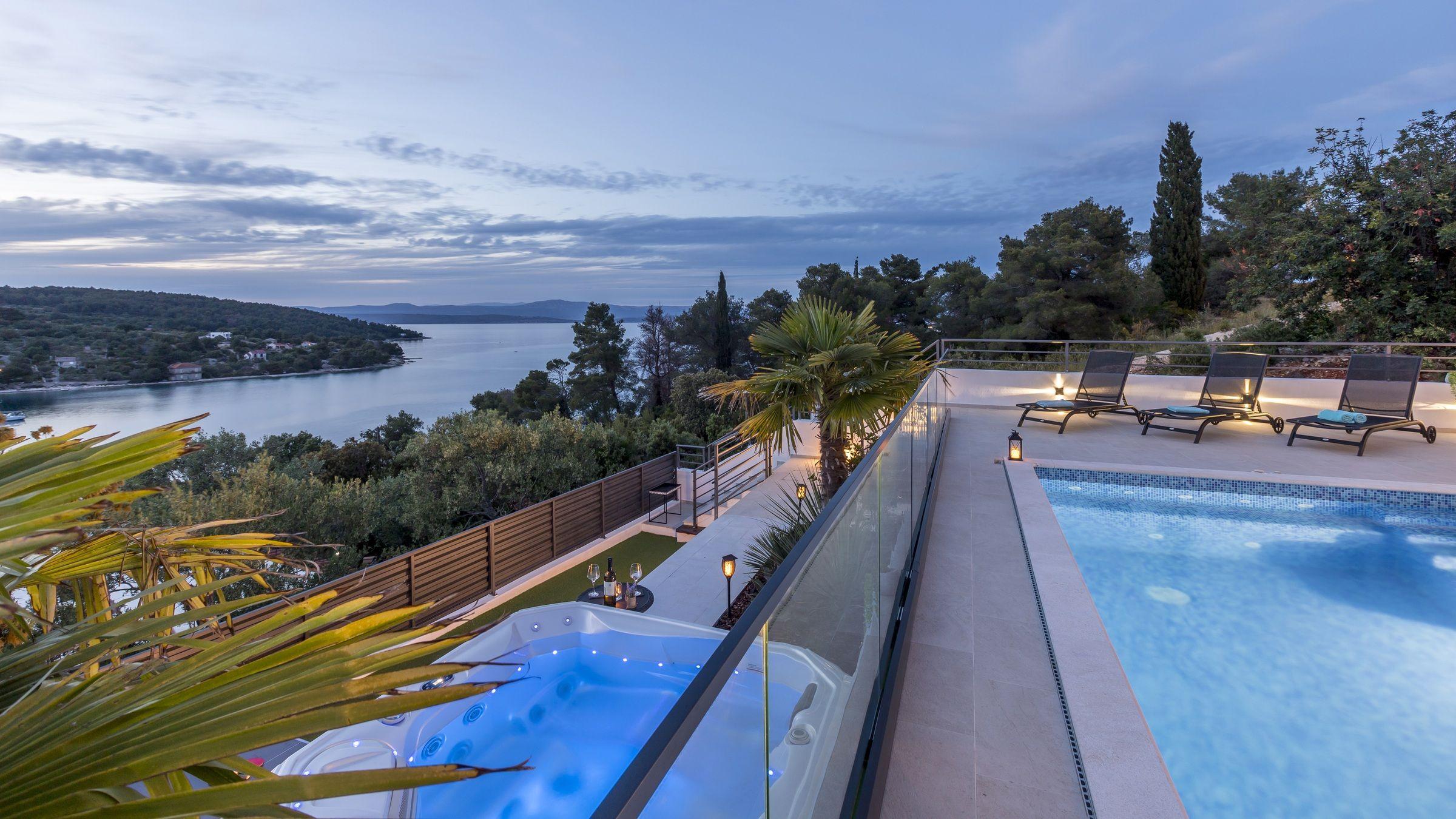 Villa moderne avec vue mer