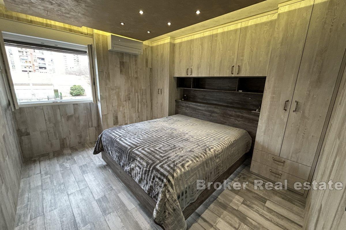 Two bedroom apartment in great location