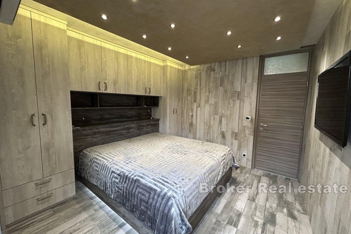 Two bedroom apartment in great location
