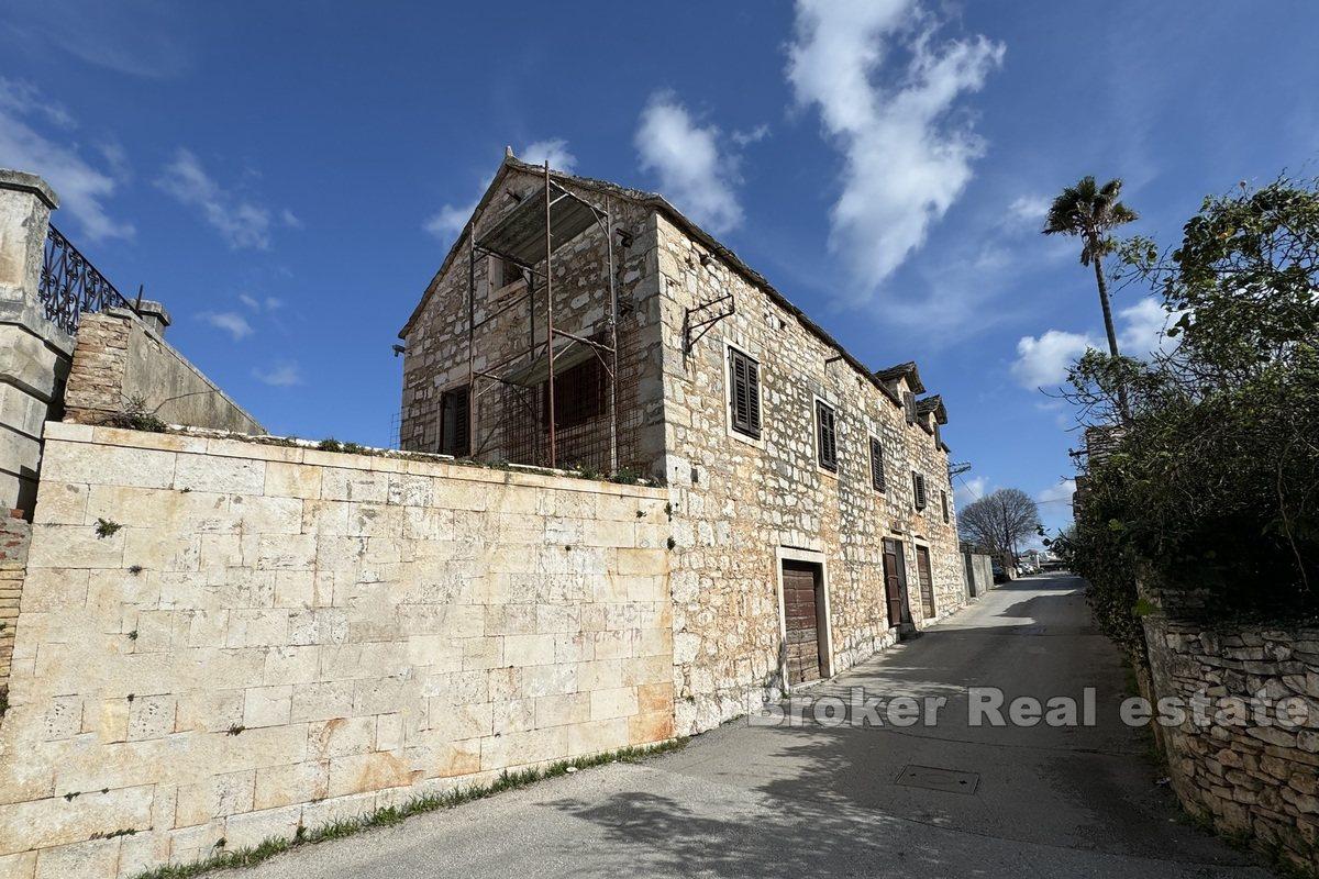 Casa in pietra in un'ottima posizione