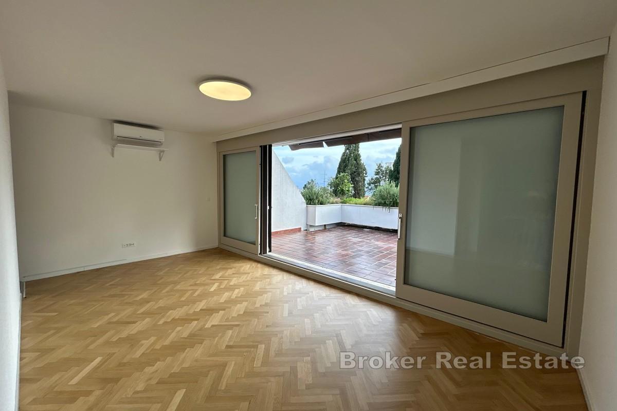 Przestronny apartament z trzema sypialniami w Meje