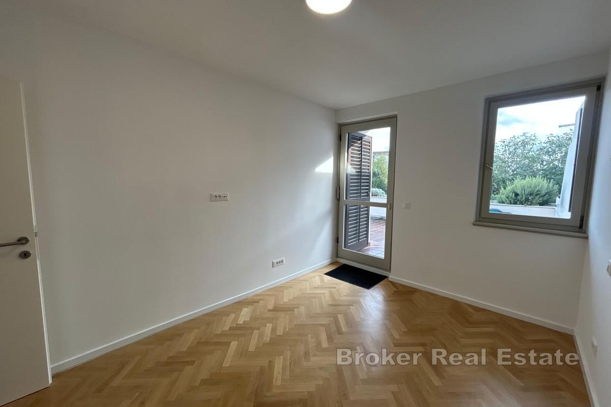 Przestronny apartament z trzema sypialniami w Meje