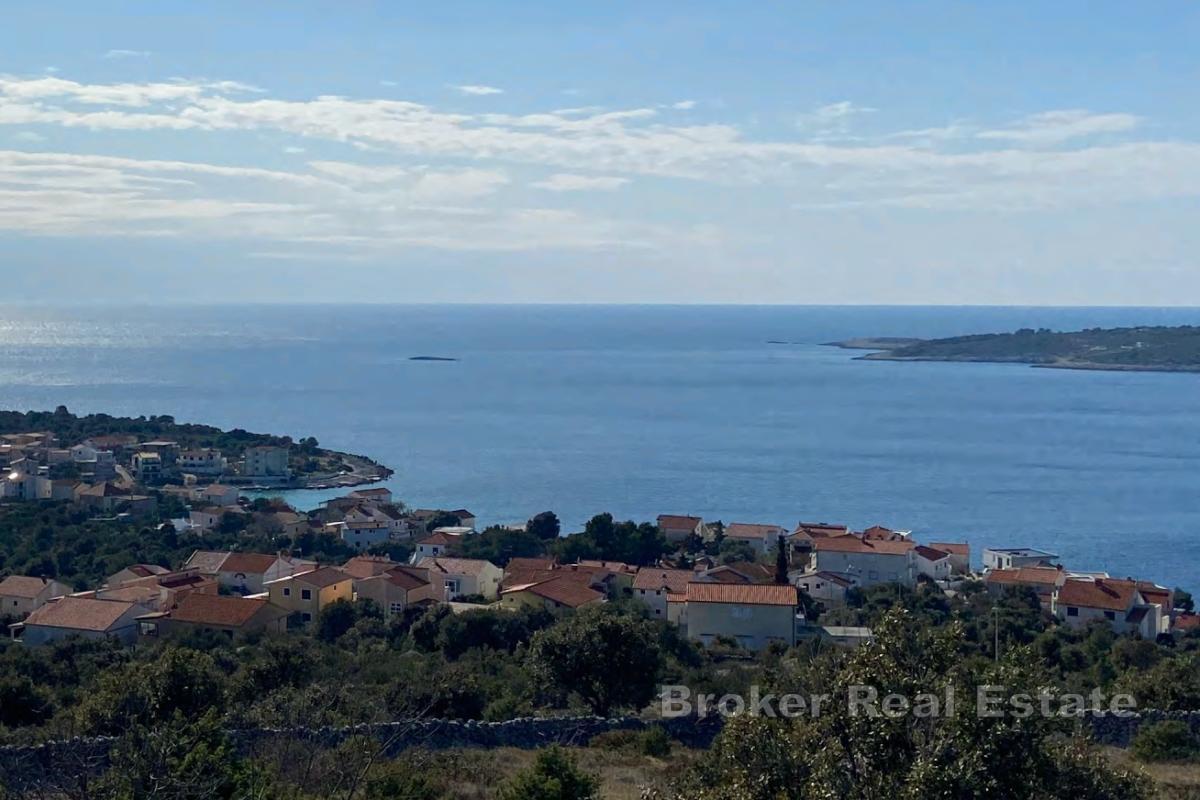 Grundstück mit Panoramablick auf das Meer