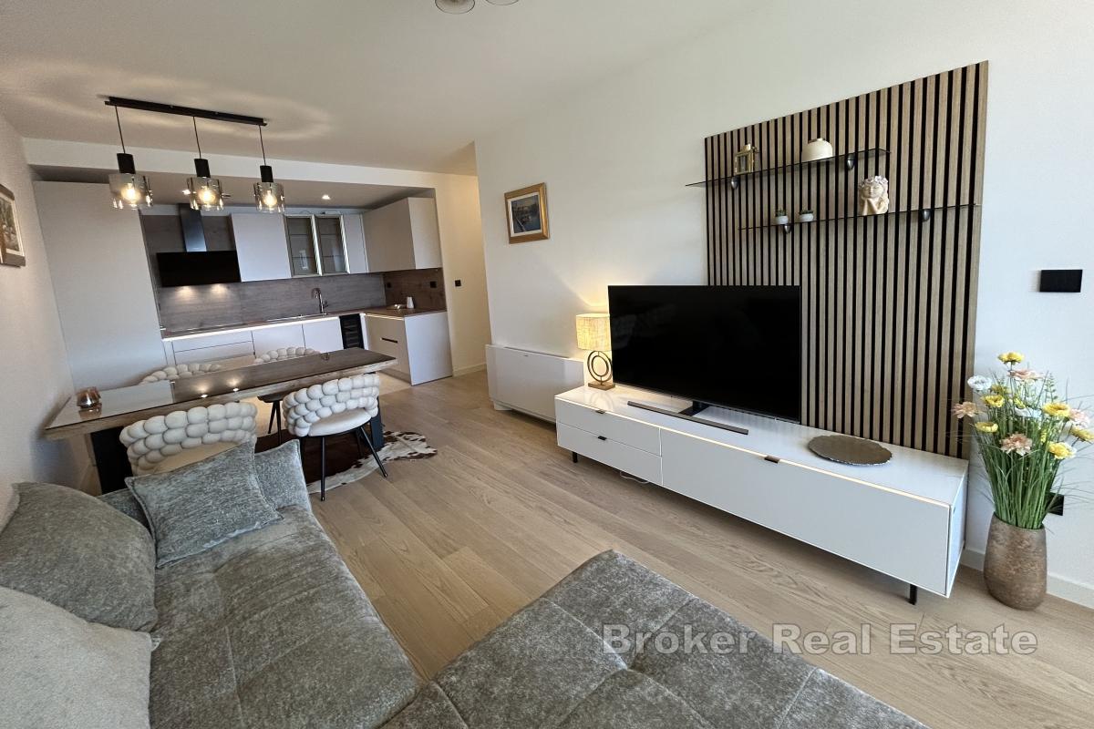 Luxuriöse Zwei-Zimmer-Wohnung in einem Elite-Gebäude