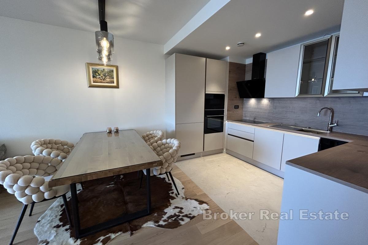 Luxuriöse Zwei-Zimmer-Wohnung in einem Elite-Gebäude