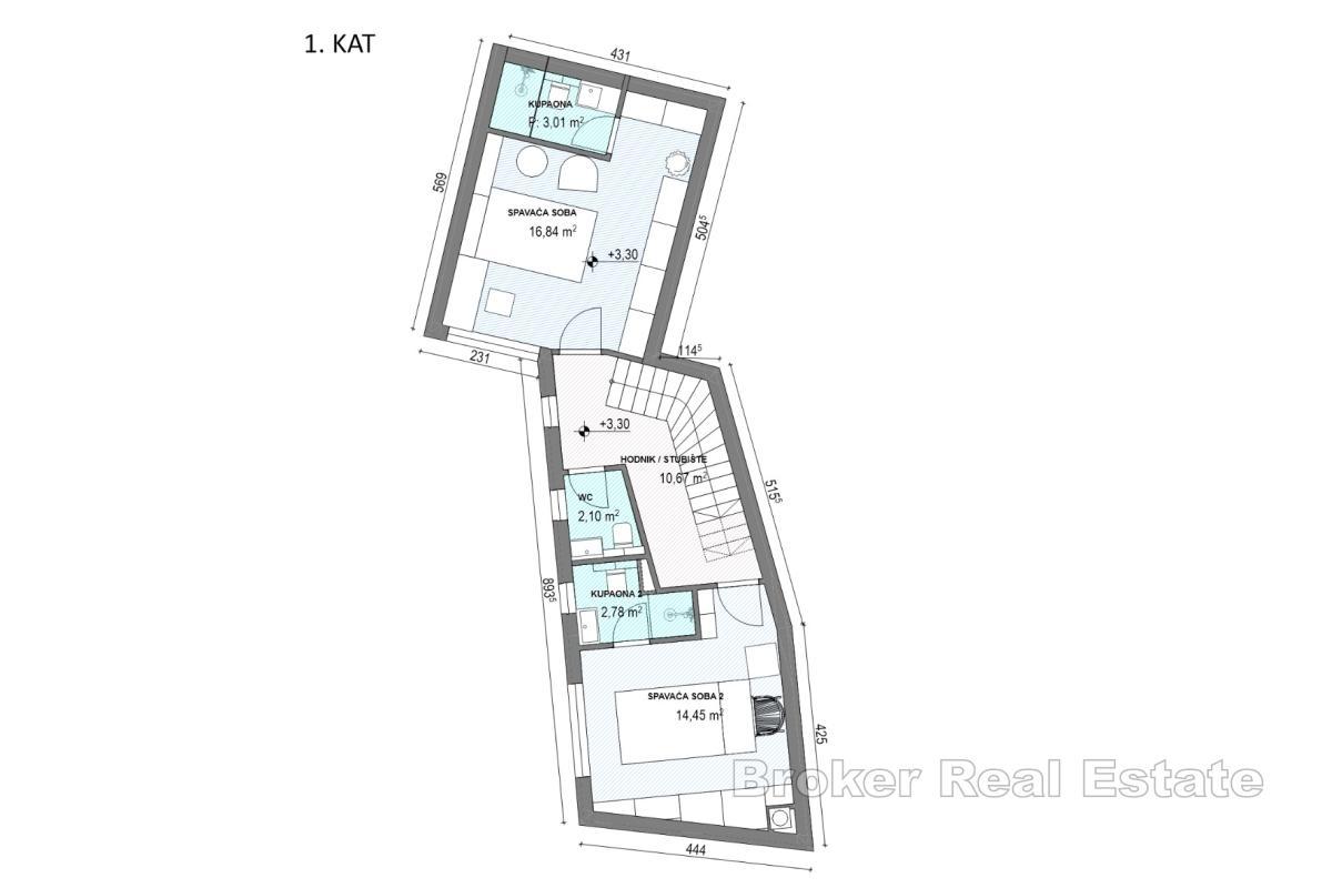 Dalmatisk steinhus for renovering med prosjekt