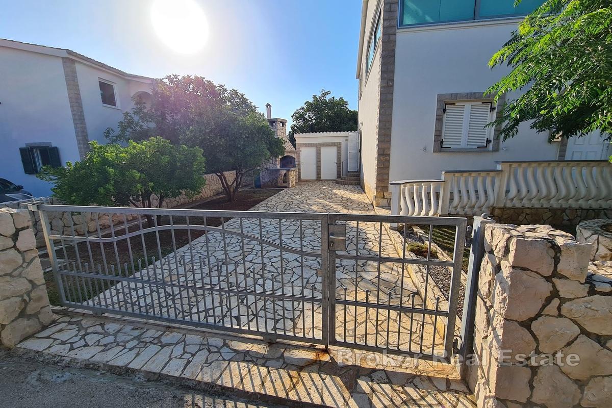 Enebolig nær stranden