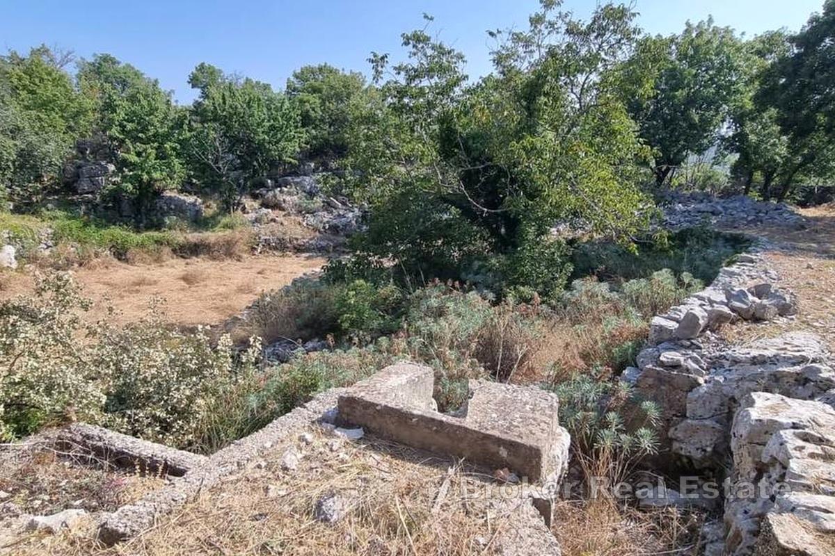 Građevinsko zemljište u otočkom naselju