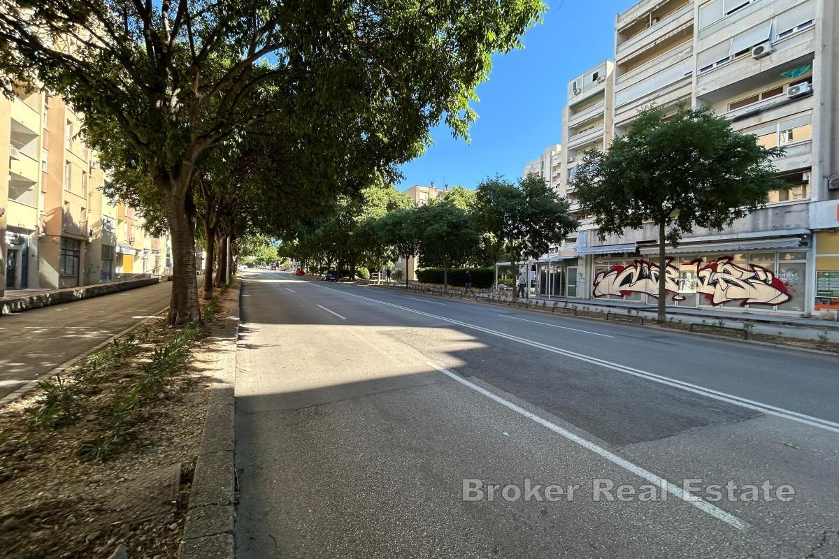 Коммерческое помещение в аренду - в престижном месте в Сплите