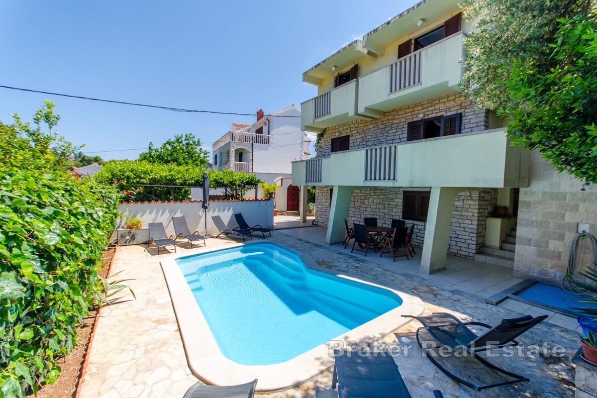Apartmánový dům s bazénem