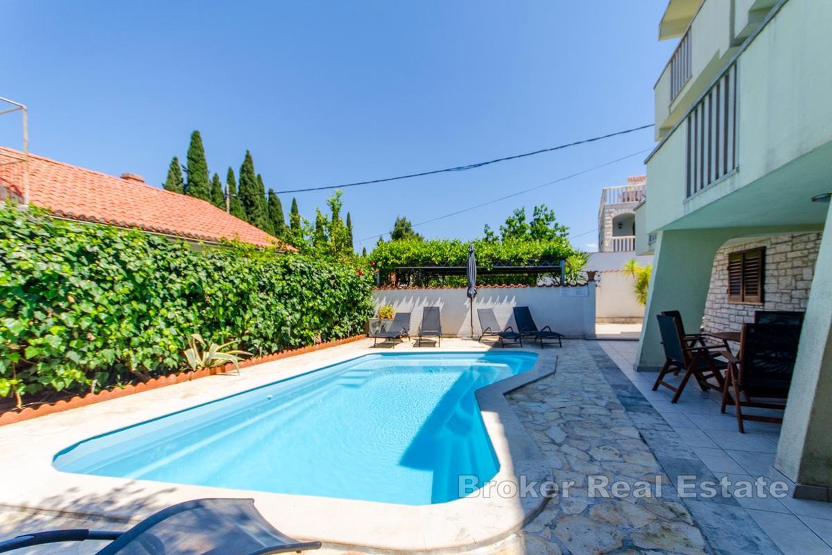 Apartmánový dům s bazénem