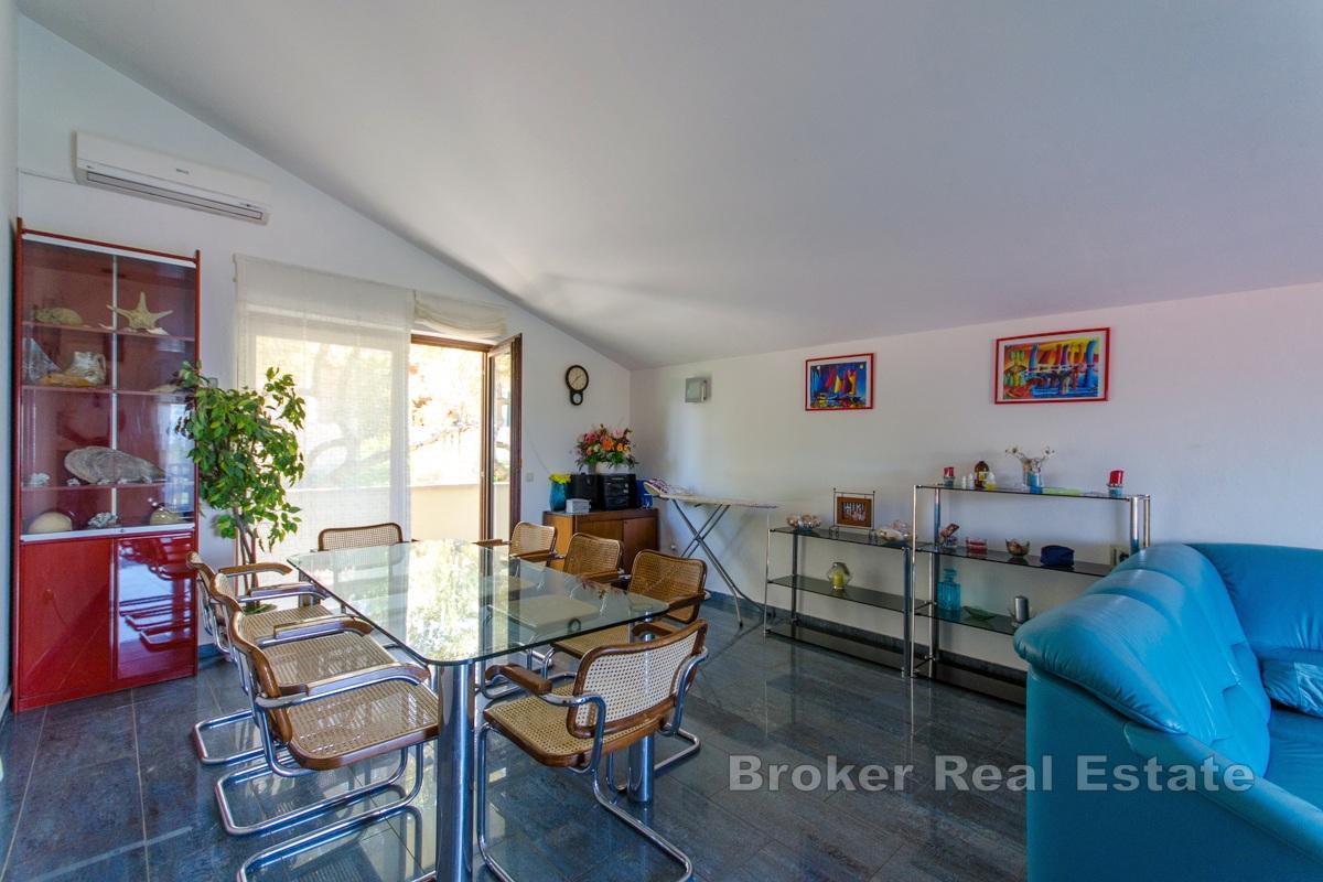 Dom apartamentowy z basenem