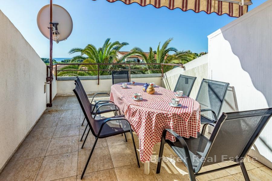 Apartment with sea view