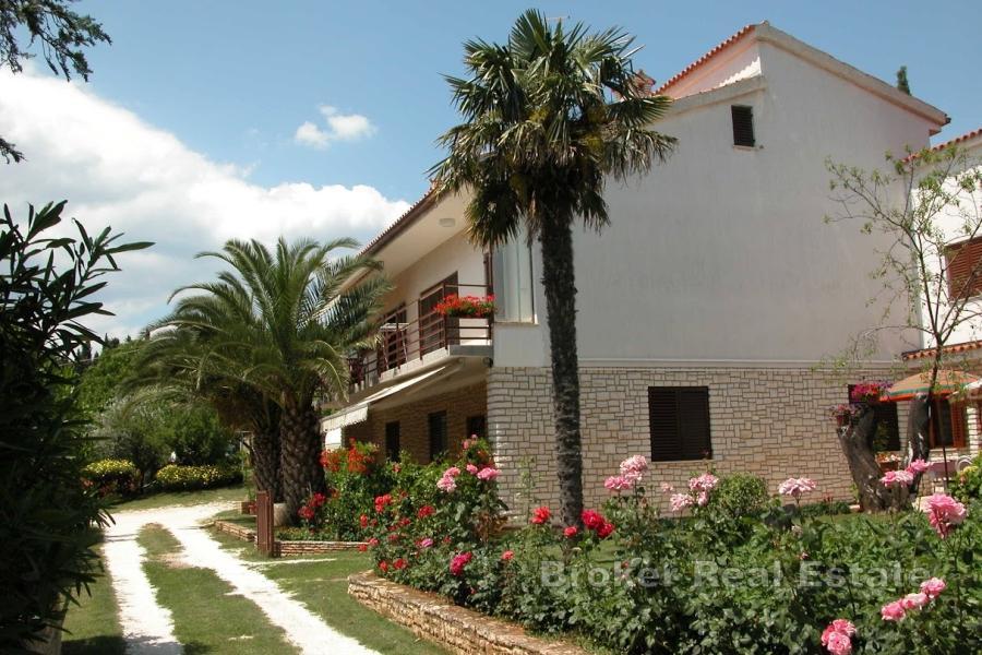 Appartement de deux chambres dans une station touristique